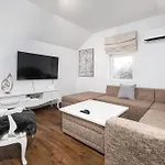 Dom Nad Narwia 15 * Lubienica